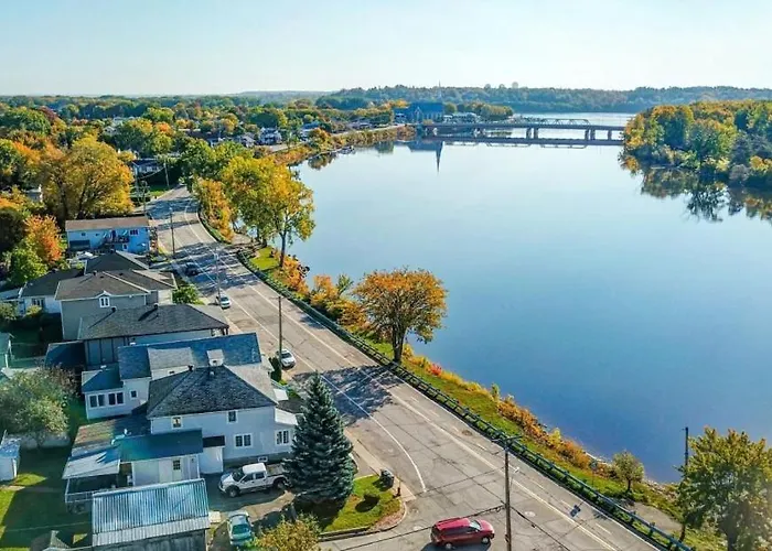 Beautiful Guest Home Riverfront Retreat 15 Min To Ottawa