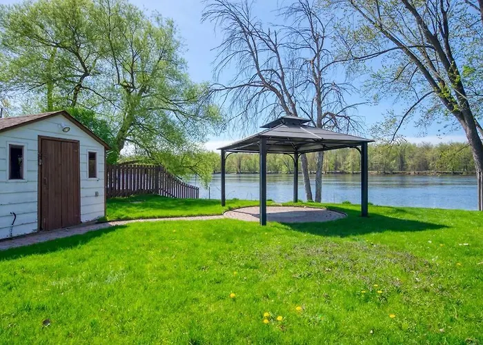 La Riviera - Cottage In The City