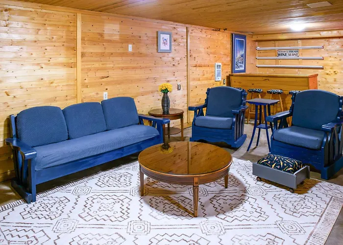 Modern Cabin Retreat With Patio & Outdoor Firepit